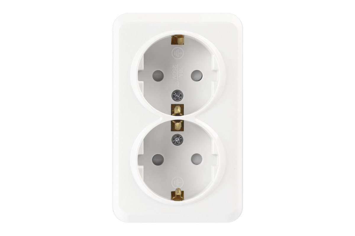 Розетка Smartbuy SBE-03w-16-S2-1Z, 2 гнезда, 16А, с заземлением, белая